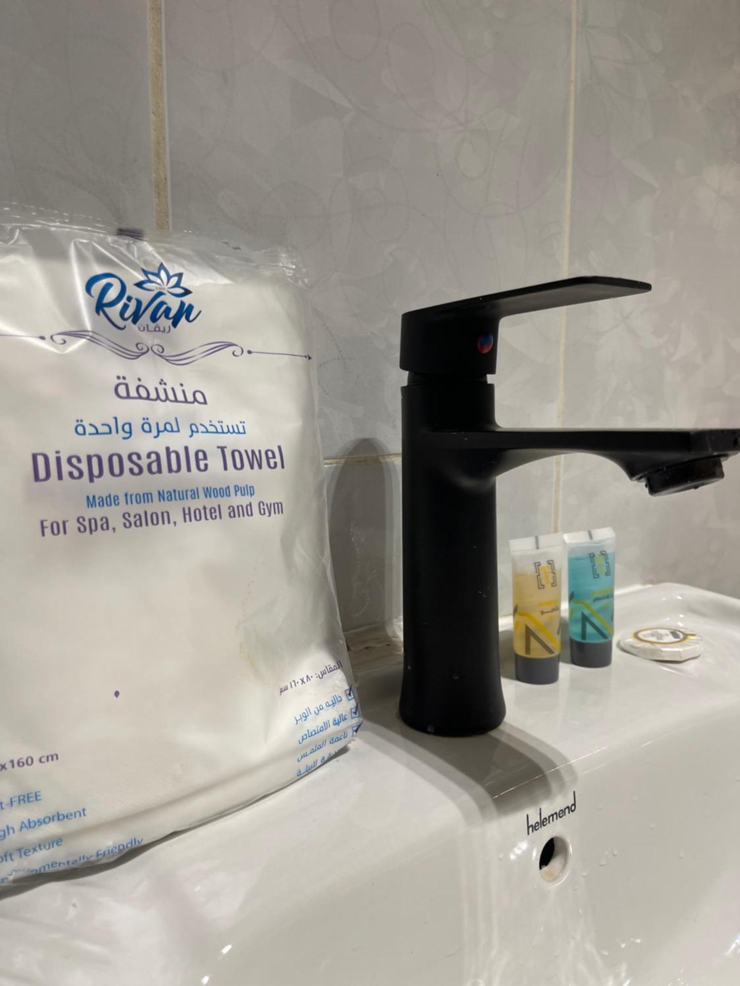 غرفه وصالة الملقا *